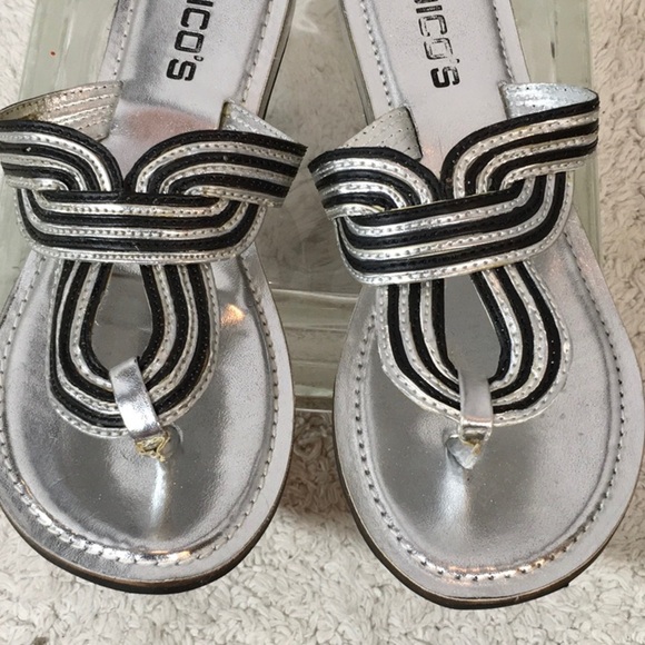 Chico’s silver & black thong sandals - Picture 3 of 7
